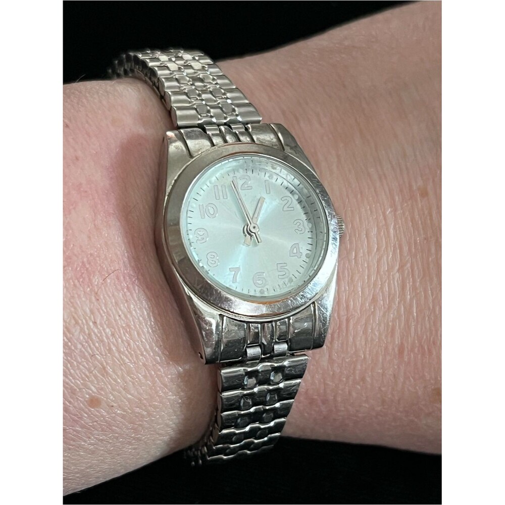 FMD IF101 Silver Tone Bracelet Watch Japan Movement